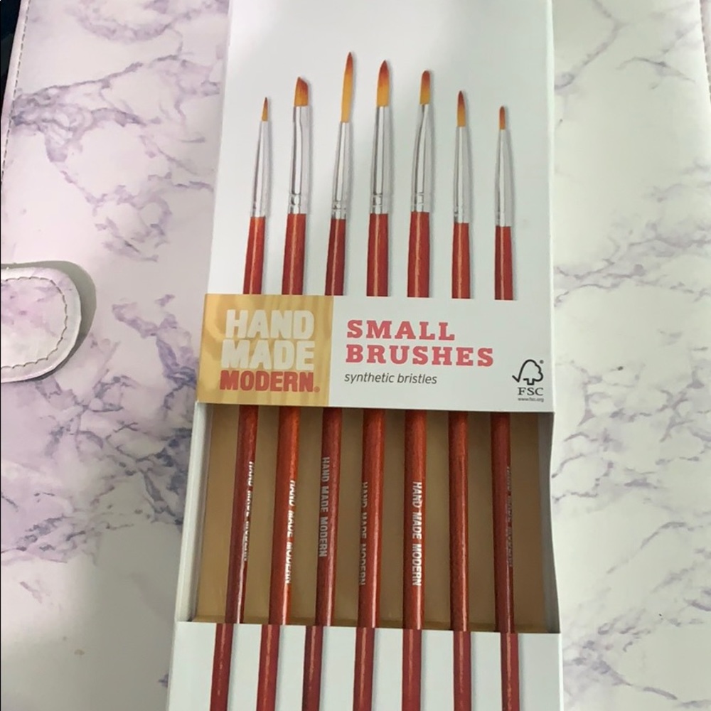 7 PIECE BRUSH SET